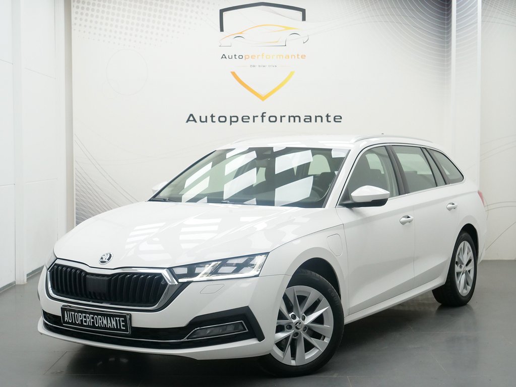 Skoda Octavia Kombi iV Style Sensorer Moms Eu6 204hk