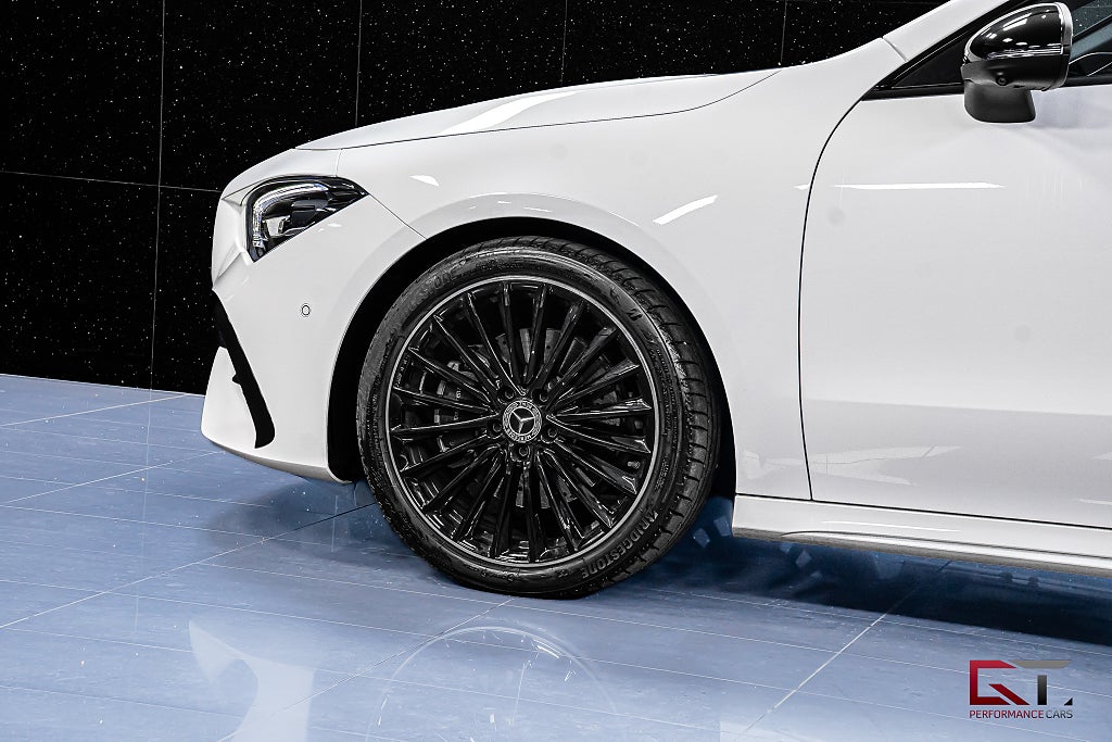 Mercedes-Benz CLA200 SB AMG Burmester Värmare 360° Keyless Nightpackage