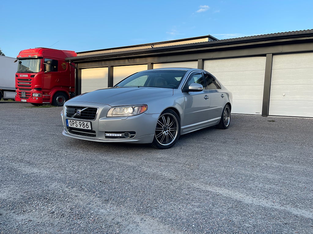 Volvo S80 2.5T Geartronic Momentum Nybes M-värmare 200hk