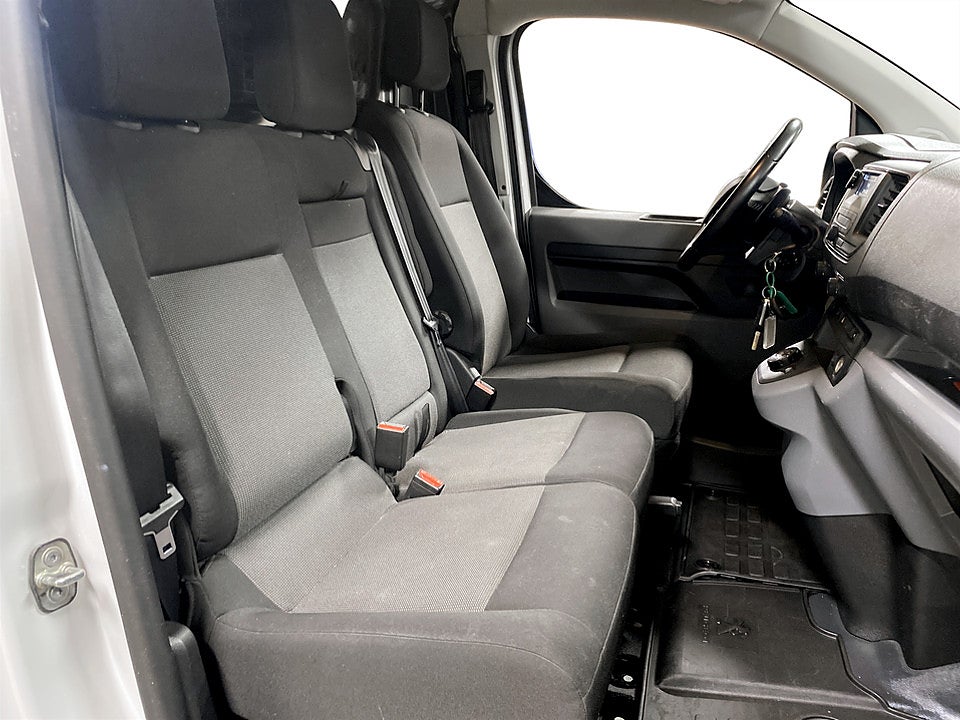 Bild på Peugeot Expert PRO 2.0 BHDi 145hk Aut L3 KAMPANJRÄNTA 3,99%