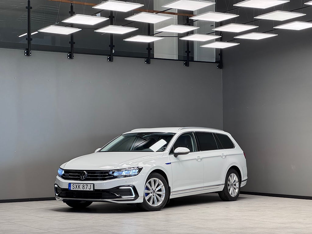 Volkswagen Passat Sportscombi GTE 1.4 TSI / Drag / Backkamera / Navi 