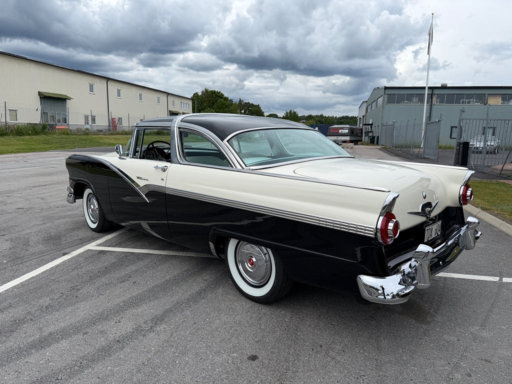 Ford Fairlane Crown Victoria 4.8 V8 Fordomatic