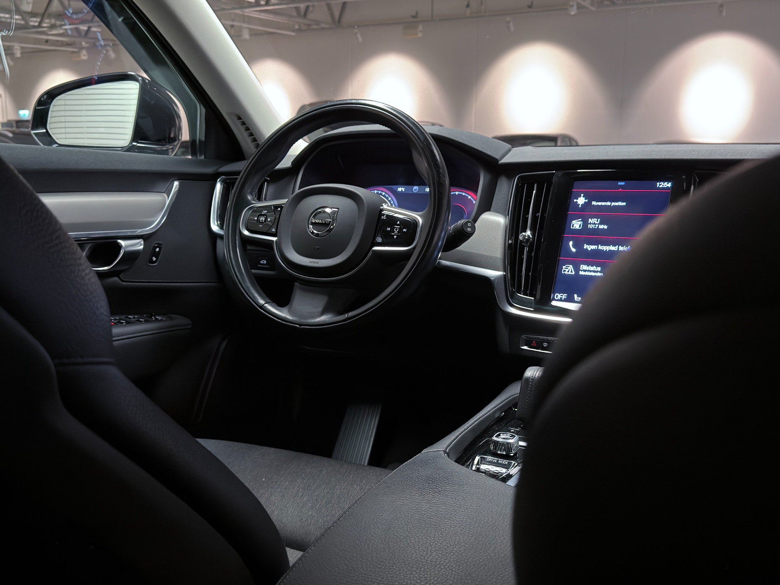 Volvo V90 B4 197hk Momentum | Dragkrok | Värmare | Facelift 2021 - miniatyr 17