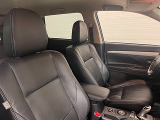 SUV Mitsubishi Outlander 12 av 22
