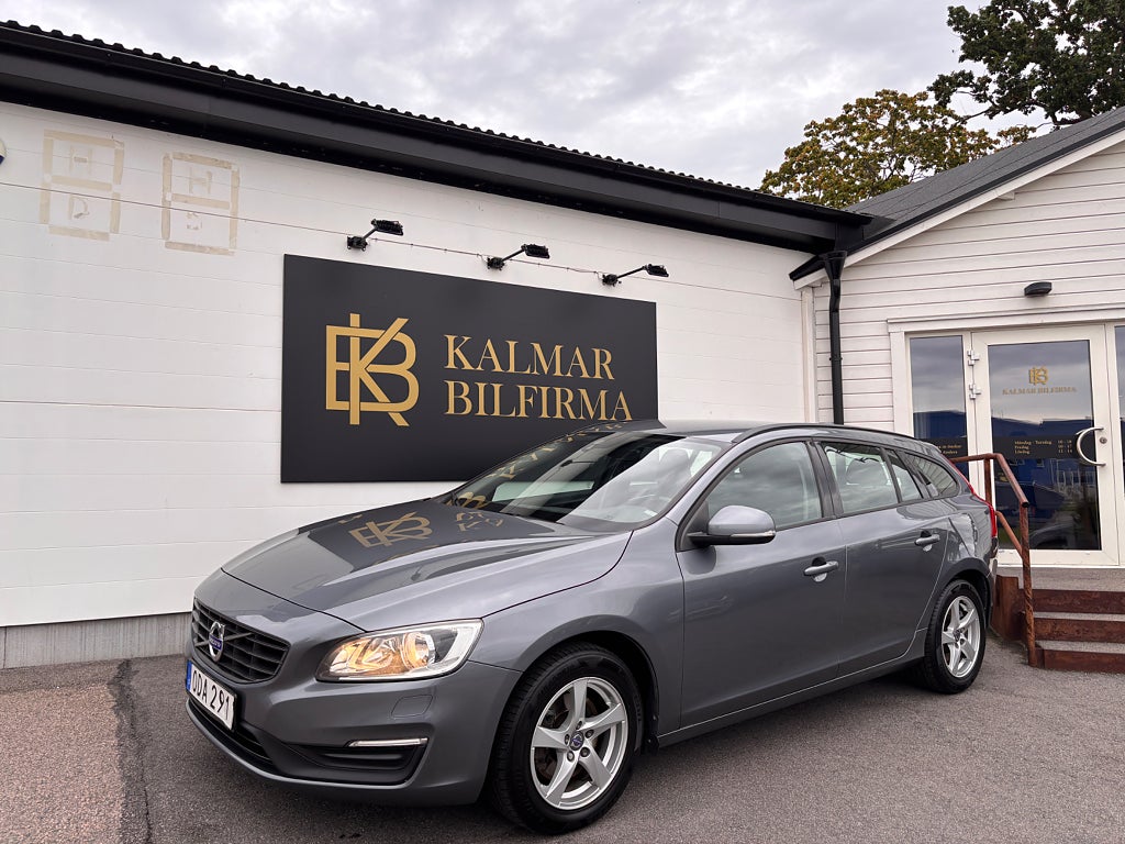 Volvo V60 D2 Kinetic Euro 6, SoV-Däck, Välservad, Dragkrok