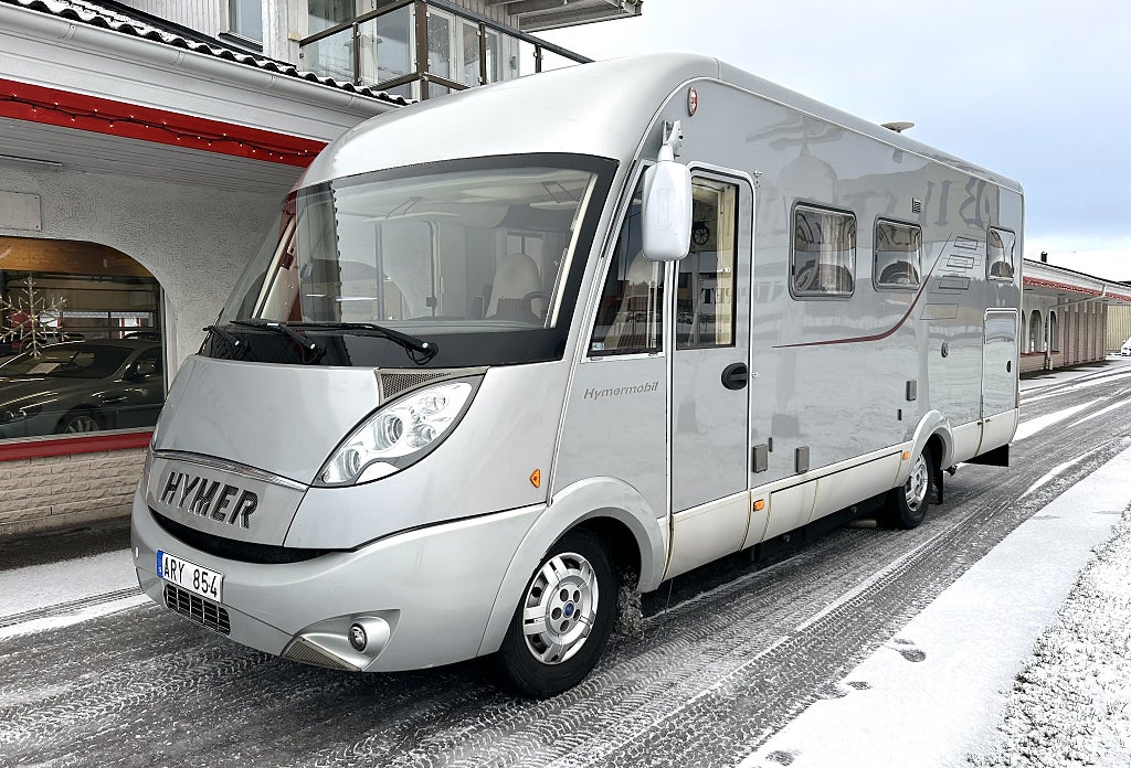 Hymer B 694 SL Dieselpanna Vattenburet Garage Silverline Diesel