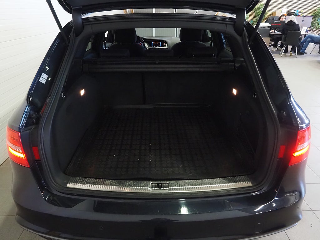 Audi A4 Avant 2.0 TDI Quattro S Tronic S-Line Drag PDC M-Värm 2014