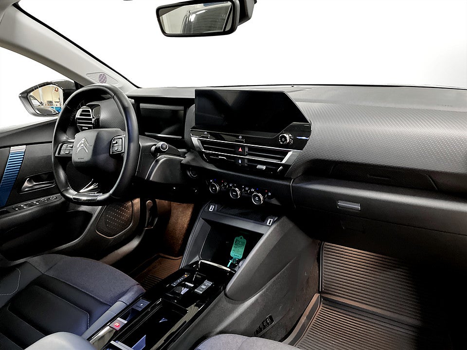Bild på Citroën e-C4 Shine 50kWh Aut B-KAMERA CARPLAY 136hk
