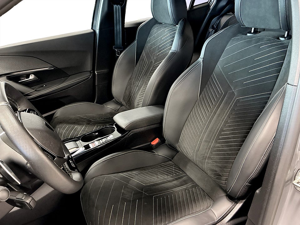 Bild på Peugeot 2008 GT 1.2 PT 130hk Aut B-KAMERA CARPLAY