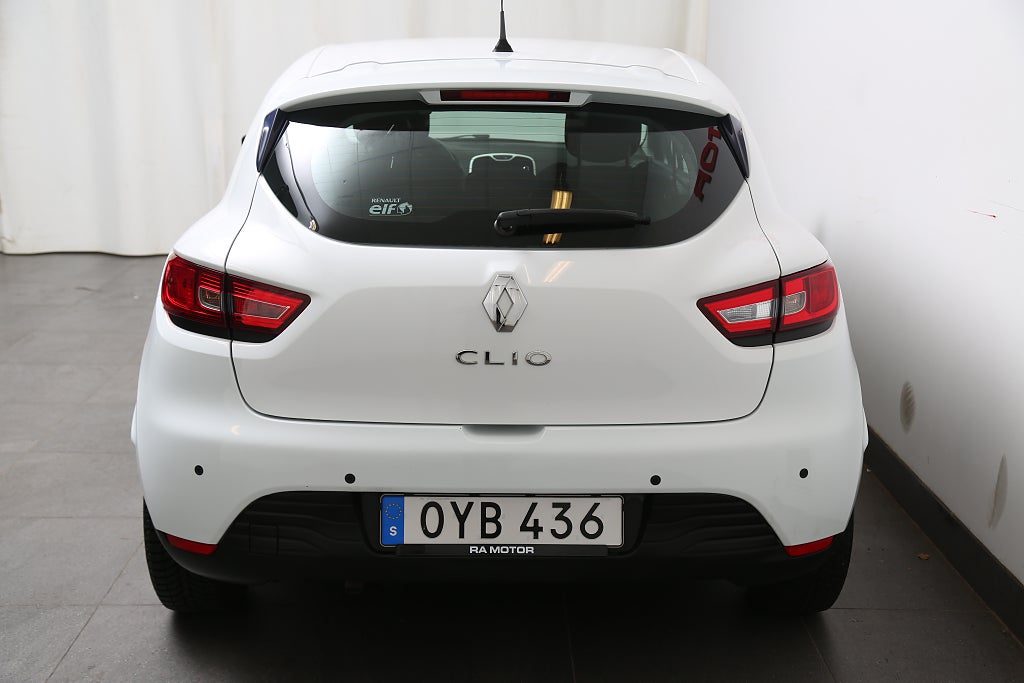 Renault Clio 1,2 75hk Expression 5D | P-Sen | Bluetooth | Nybesikt 2016
