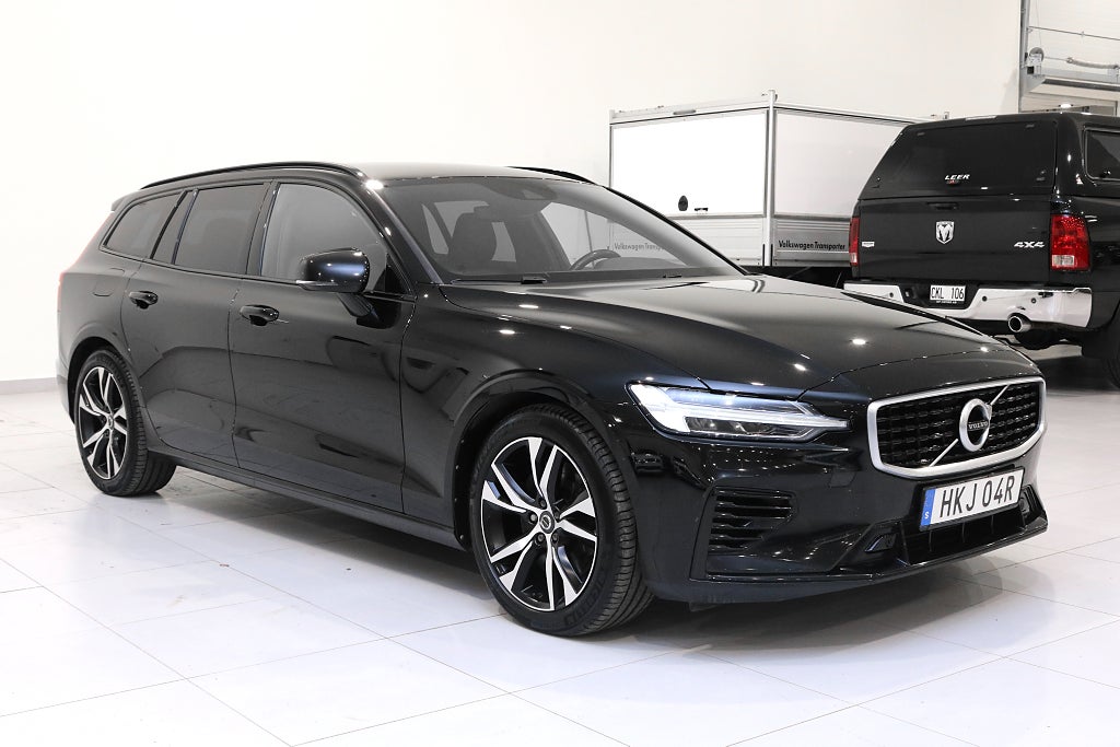 Volvo V60 Recharge T6 AWD R-Design / H/K / MOMS / 340hk