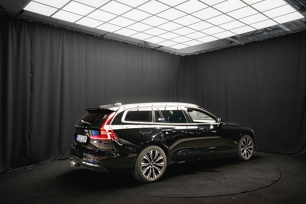 Volvo V60 Recharge II T6 AWD DRAG H/K KAMERA BLIS 1-ÄGARE MOMS
