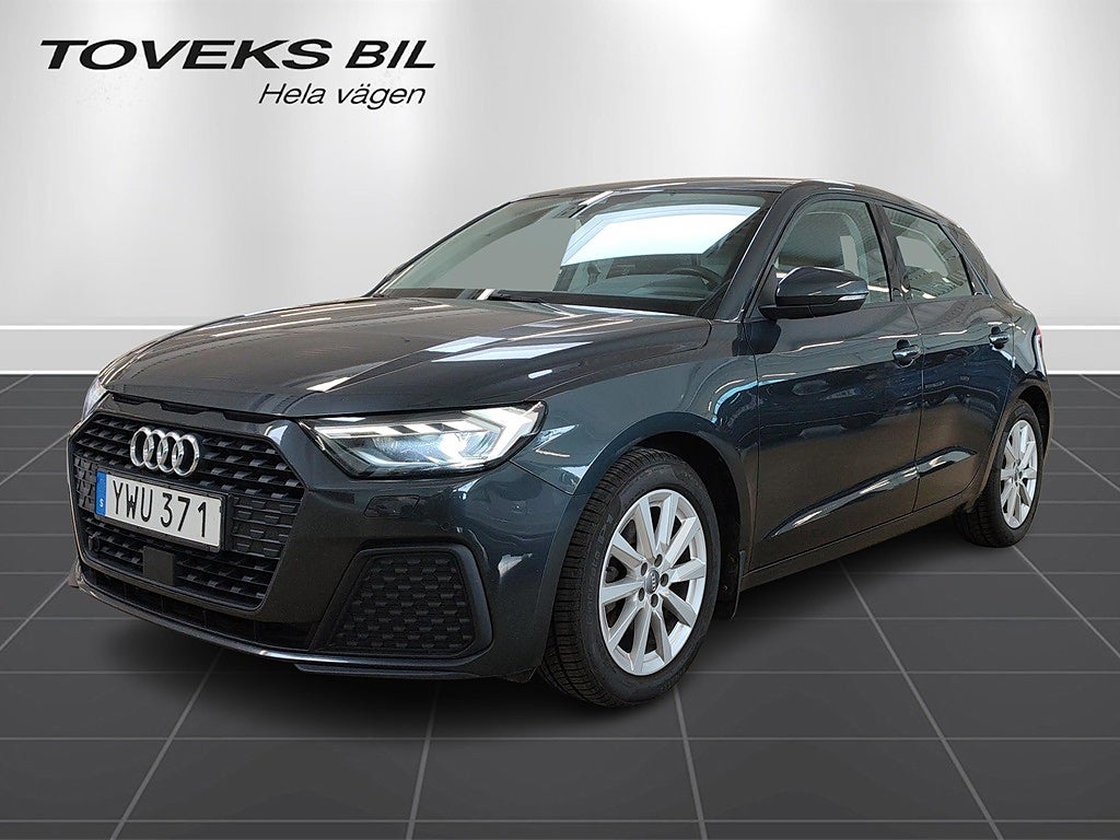 Audi A1 116 hk S-Tronic Carplay Sensorer fram och bak