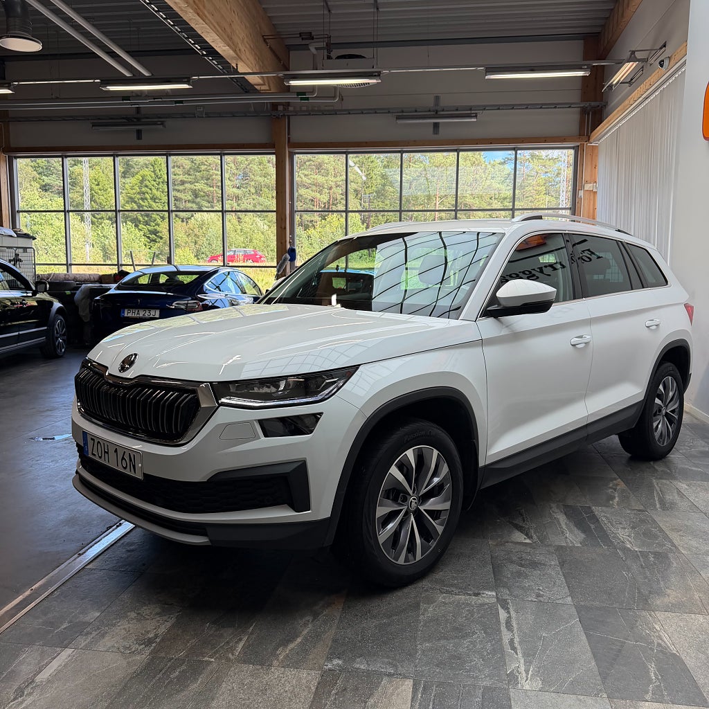 Skoda Kodiaq 2.0 TDI 4x4 Style Backkamera Värmare Drag Apple