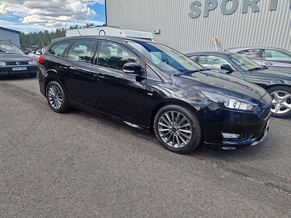 Ford Focus Kombi 1.0 EcoBoost ST-Line 