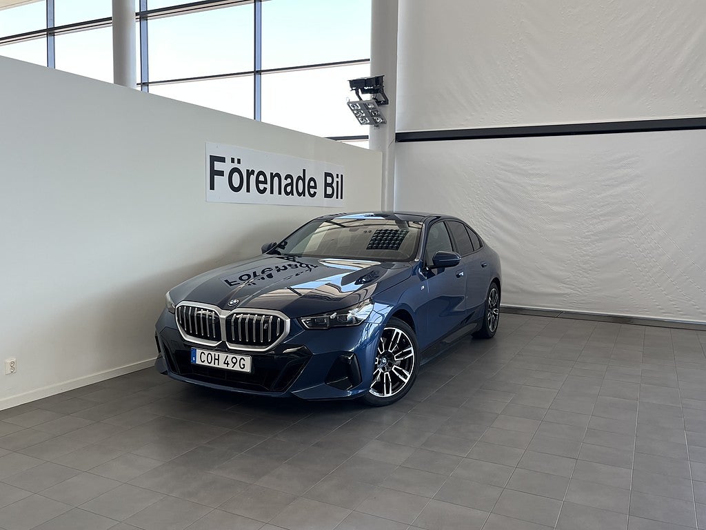 BMW i5 eDrive40 sedan M Sport Drag Rattvärme Drive/Park Assist