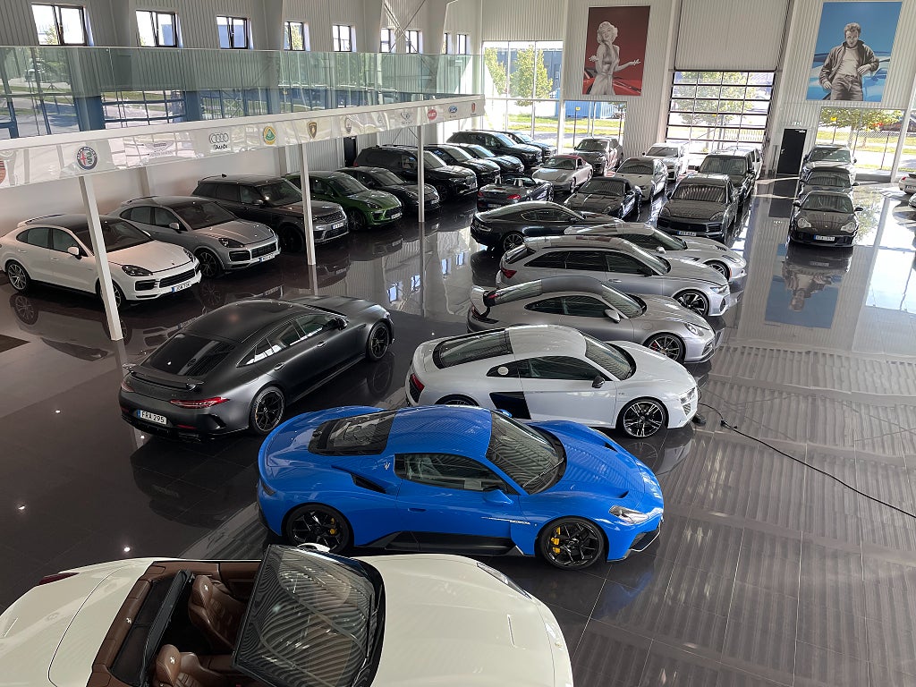 Mercedes-Benz AMG GT 63 S 2024 - miniatyr 7