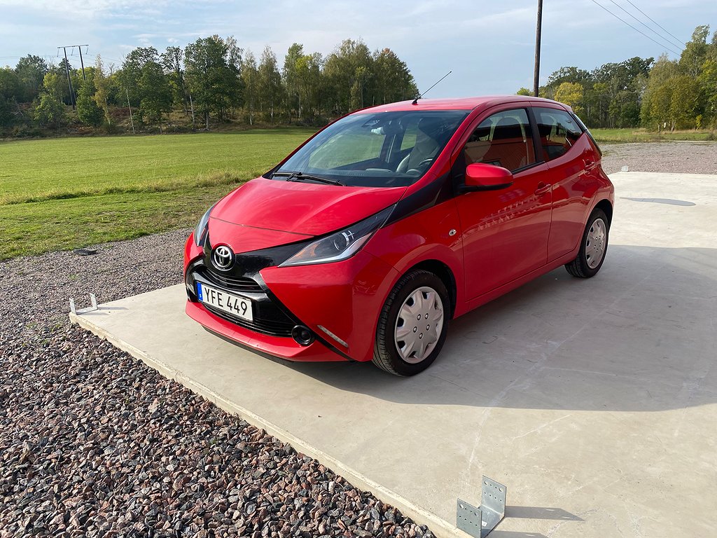 Toyota Aygo 5-dörrar 1.0 VVT-i X-PLAY Touch Euro 6