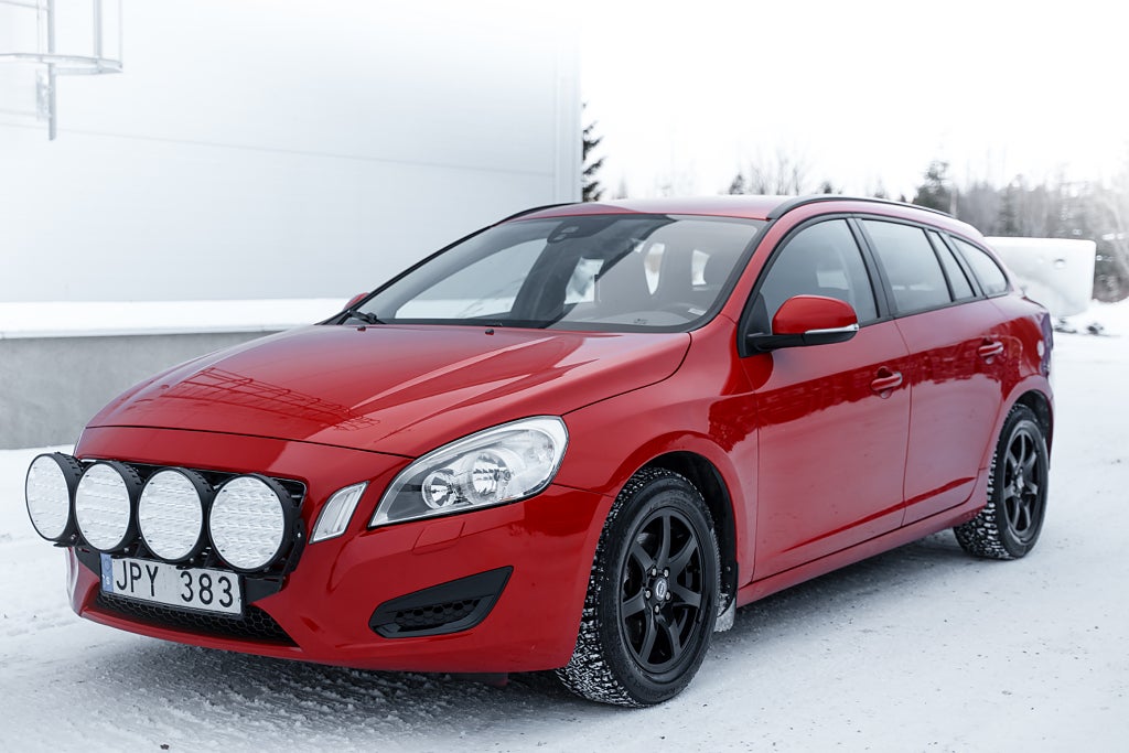 Volvo V60 D2 Kinetic |nyservad |besiktad |hemleverans