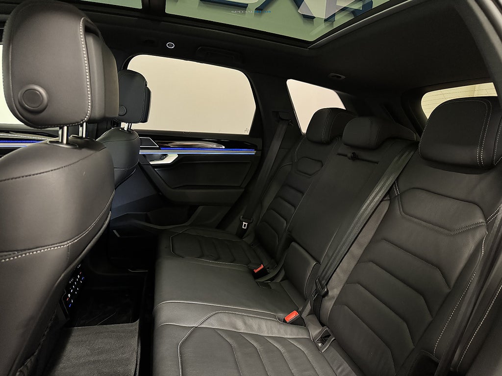 Volkswagen Touareg 2023 - miniatyr 14