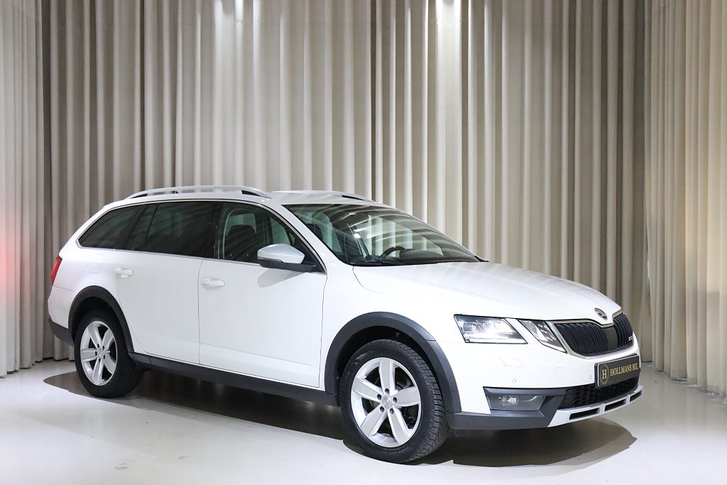 Skoda Octavia Scout 2.0 TDI 4x4 184HK Cockpit Navi Drag