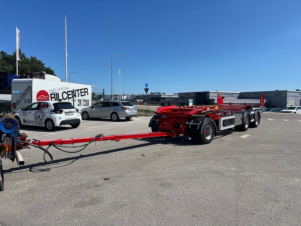 Övriga Bilcenter Vagnen- 3 Axlad Lastväxlarvagn med tipp