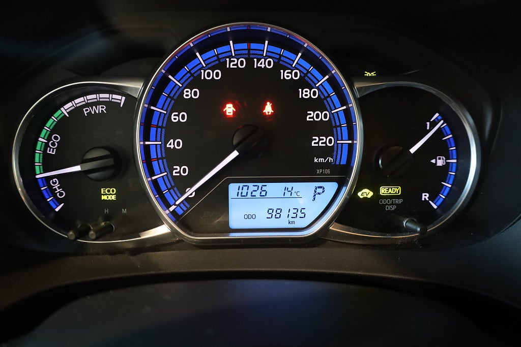 Toyota Yaris Hybrid e-CVT Active Kamera Blåtand Nyservad 2017