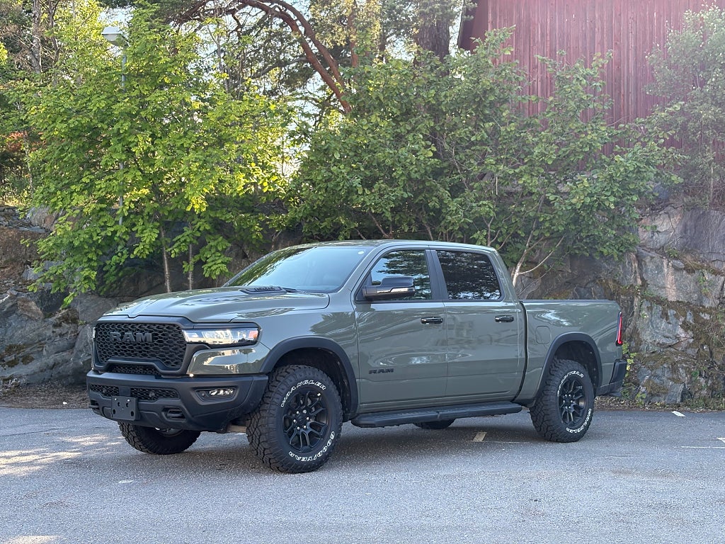 Dodge Ram 1500 Rebel Fullutrustad Pano - HK ljud - Head-up - Skinn