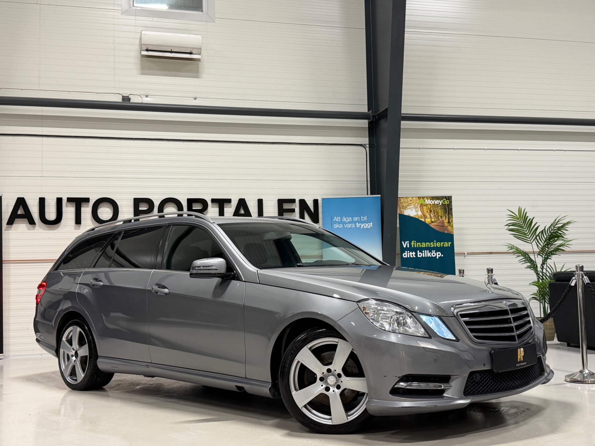 Mercedes-Benz E 200 T CDI 7G-Tronic 2013, bild 5/45