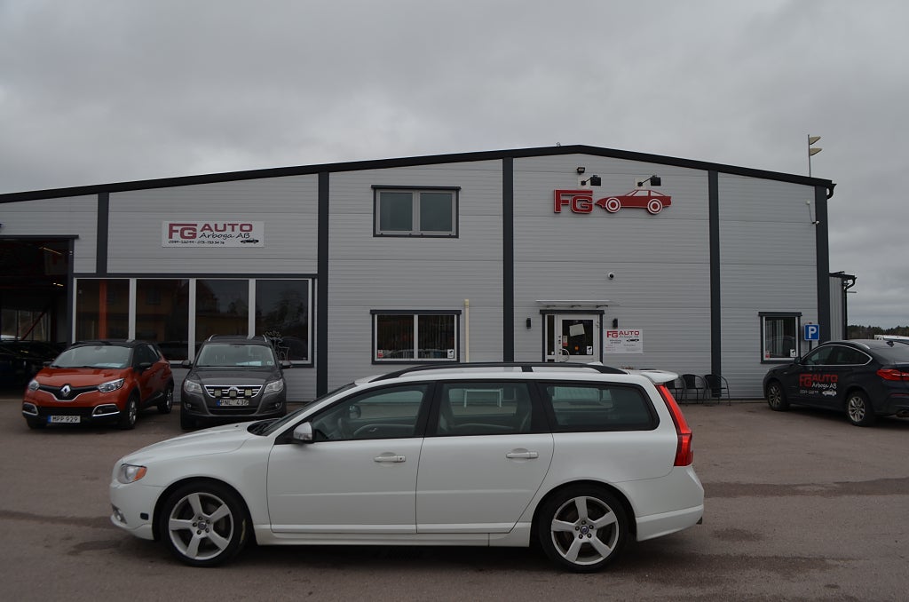 Volvo V70 2.5 FT 231 hk R-Design Drag Nybesiktigad