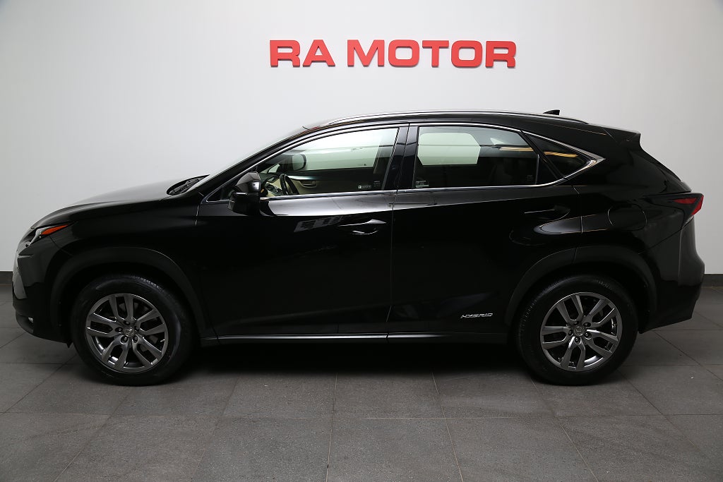 Lexus NX 300h AWD E-CVT Business Line 197hk Skinn Dragkrok 2015