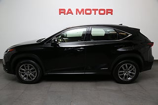 SUV Lexus NX 3 av 24