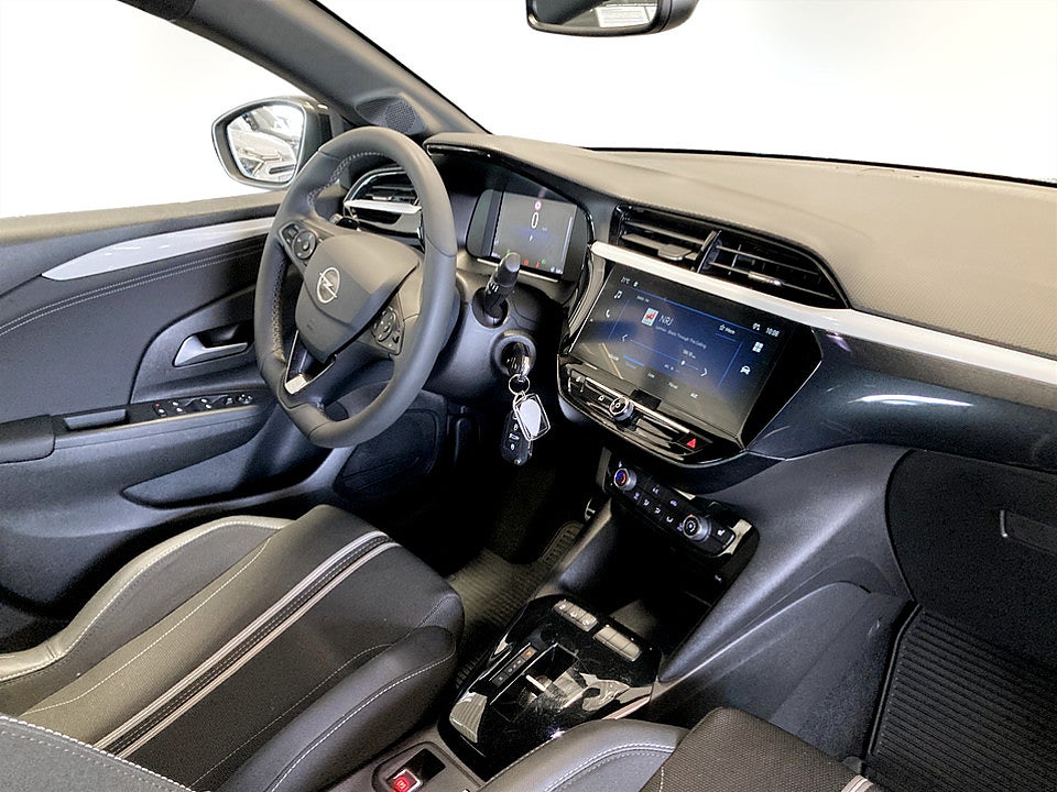 Bild på Opel Corsa GS 1.2 PT 100hk Aut SENSORER CARPLAY