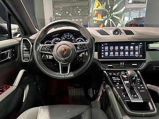 SUV Porsche Cayenne 5 av 17