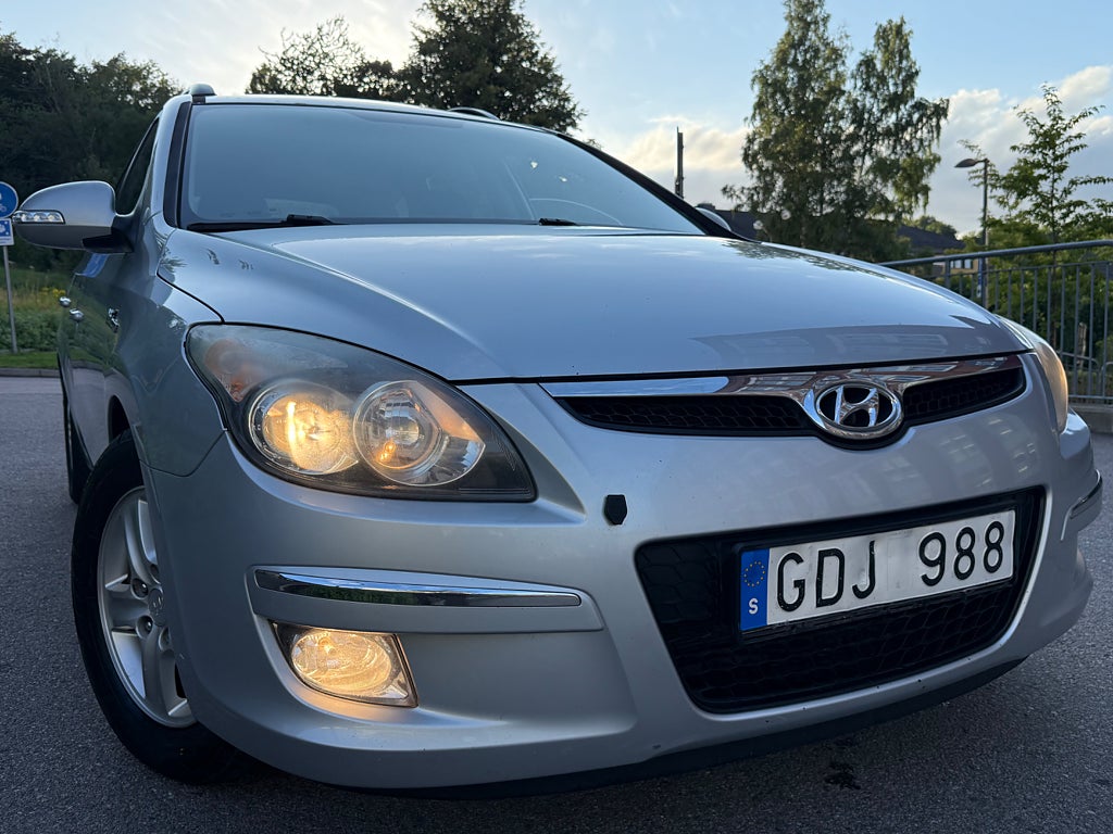 Hyundai i30 cw 1.6 CRDi 116HK Drag värm Nybesiktigad 
