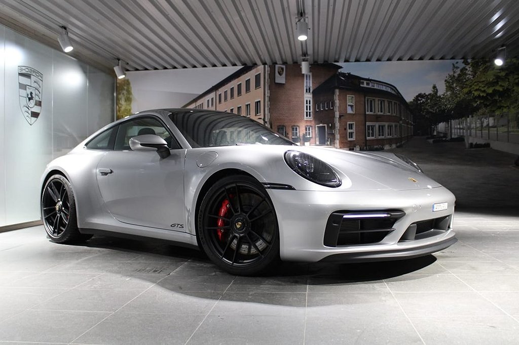 Porsche 911 Carrera GTS