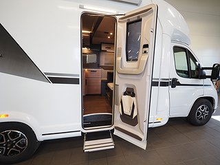 Husbil-halvintegrerad Knaus L!ve Wave 700 LX 4 av 22