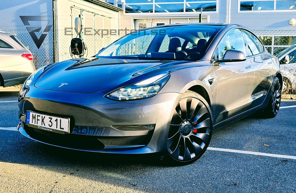 Tesla Model 3 Performance Refresh AWD Pano Sv-Såld En Ägare