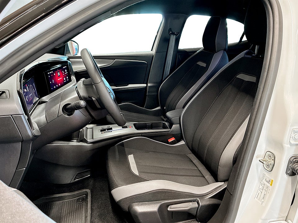 Bild på Opel Mokka GS Hybrid 1.2 Turbo 145hk Aut B-KAMERA CARPLAY
