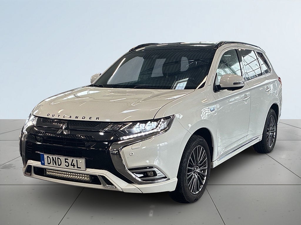 Mitsubishi Outlander PHEV CVTS-Edition S&V/Drag/360Kamera/Mvärm/Navi/Keyless