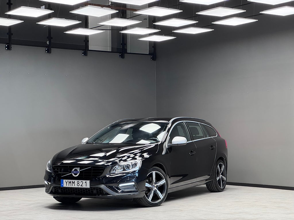Volvo V60 D3 R-Design / Värmare / Navi / BLIS / 