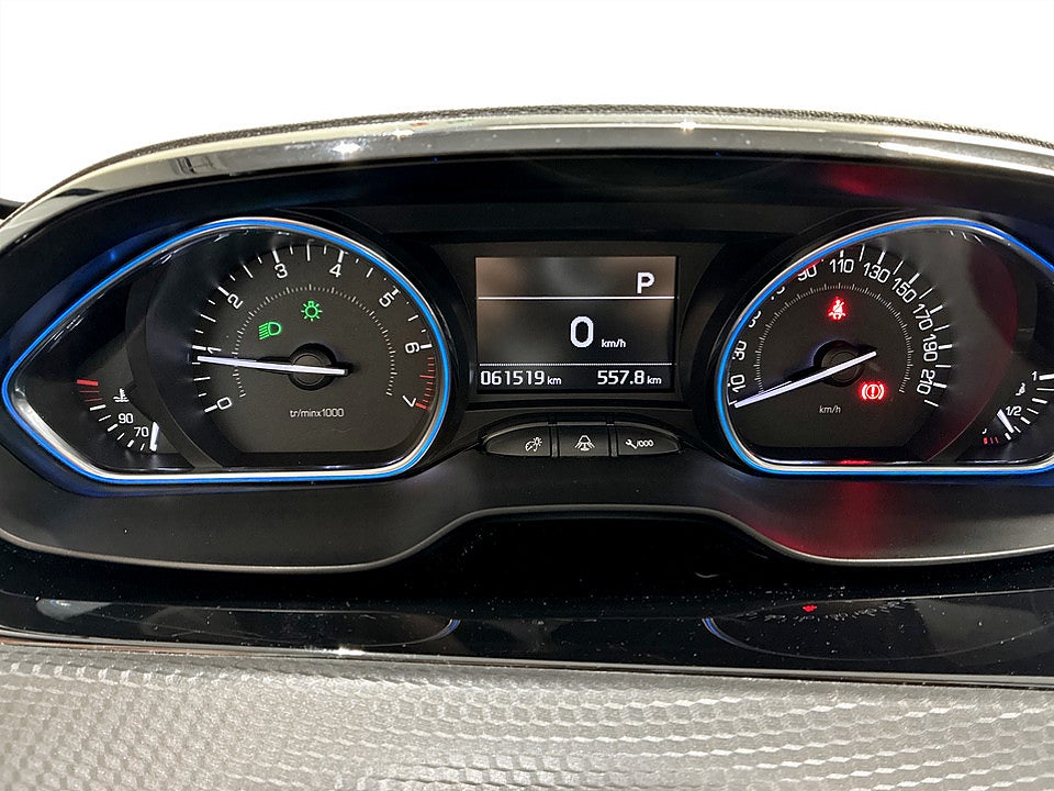 Bild på Peugeot 2008 Allure 1.2 PT 110hk Aut PANO B-KAMERA