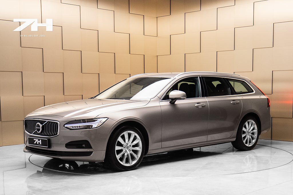 Volvo V90 D4 Momentum Backkamera / Värmare / Navi / Drag 
