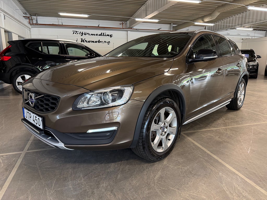 Volvo V60 Cross Country D3 Momentum Business Edition H/K Dragkrok Värmare