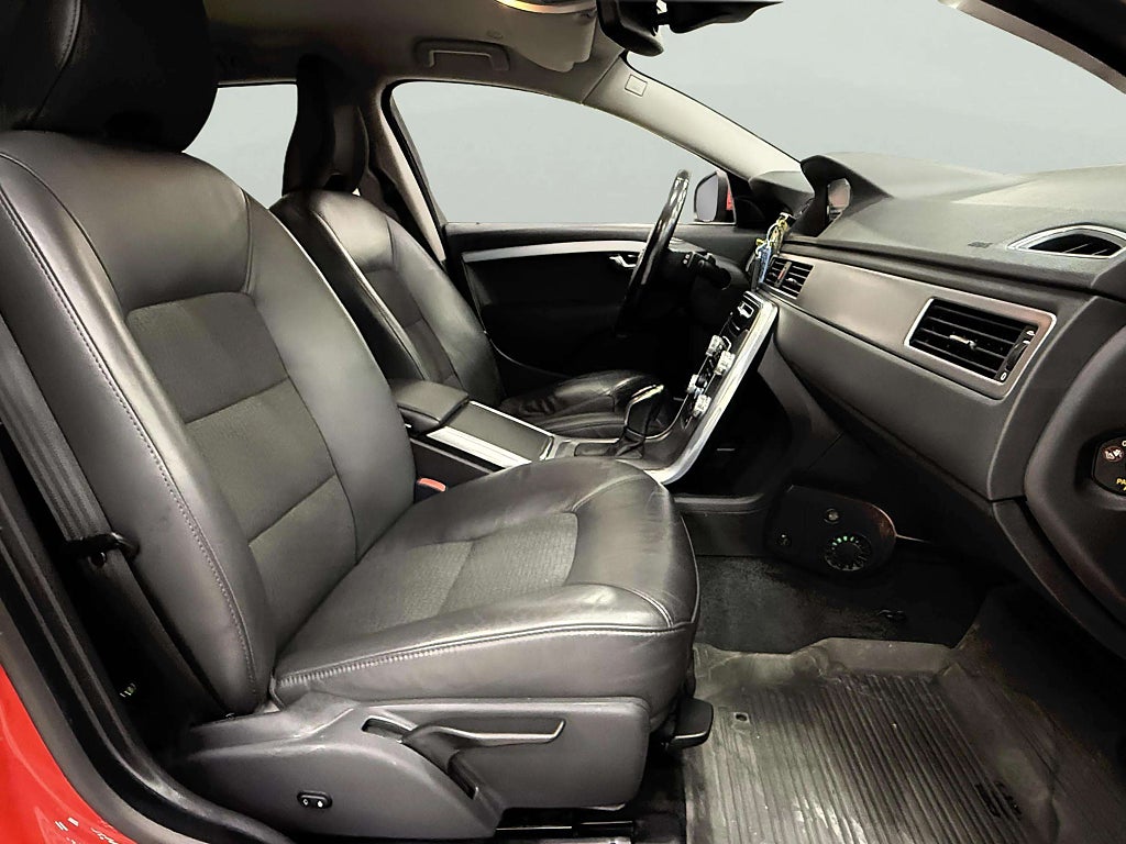 Volvo V70 2.0 Automat 214hk 6100 Mil 2 Ägare - miniatyr 13