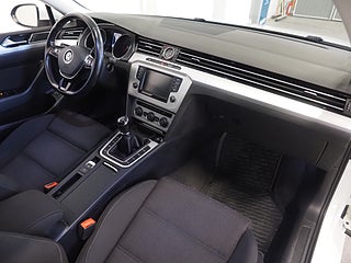 Kombi Volkswagen Passat 9 av 24