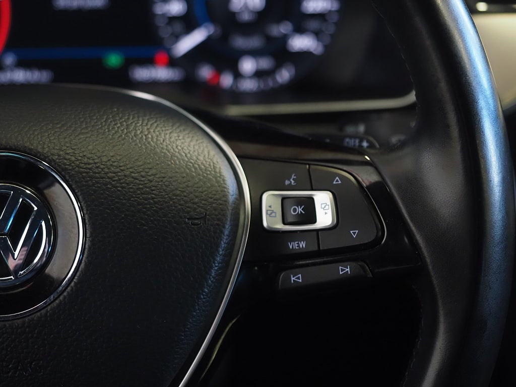 Volkswagen Passat SC 2.0 TDI 4Motion R-Line Cockpit Läder D-Värm Drag Nav 2019