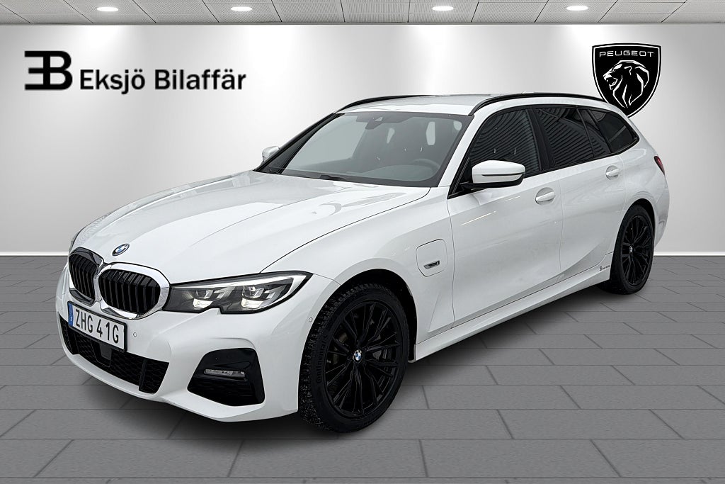 BMW 330e Touring Steptronic M Sport /Dragkrok/Backkamera/Harmon-