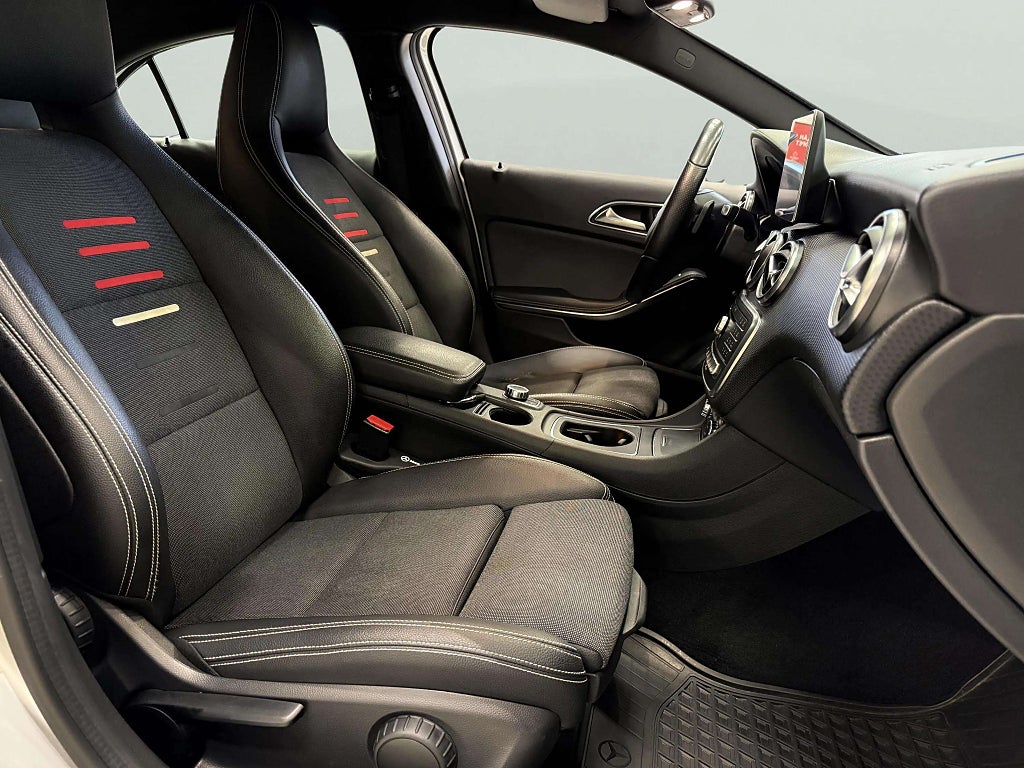 Mercedes-Benz A 180 7G-DCT Style Automat AMG-Line Vinterhjul Hemleverans - miniatyr 15