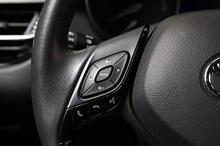 SUV Toyota C-HR 15 av 25